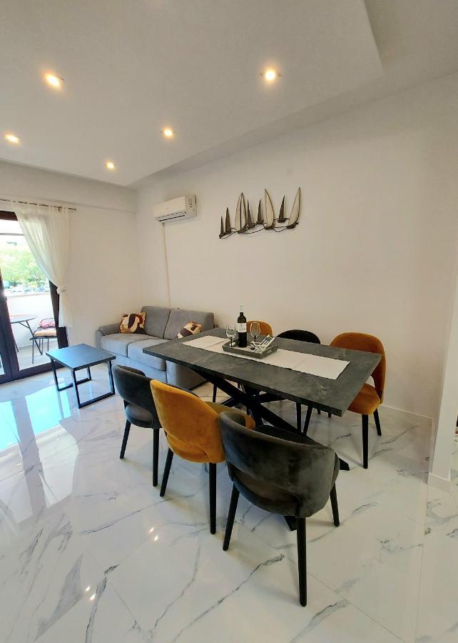Apartman S Dvije Spavace Sobe Poreč Zewnętrze zdjęcie