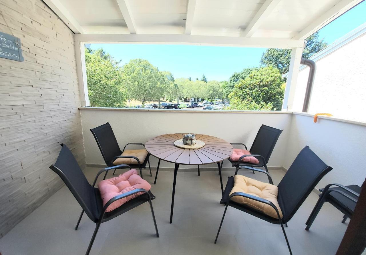 Apartman S Dvije Spavace Sobe Poreč Zewnętrze zdjęcie