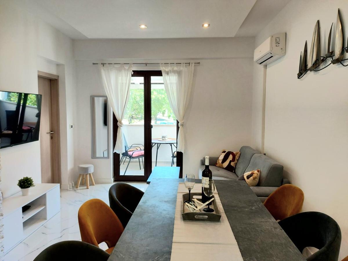 Apartman S Dvije Spavace Sobe Poreč Zewnętrze zdjęcie
