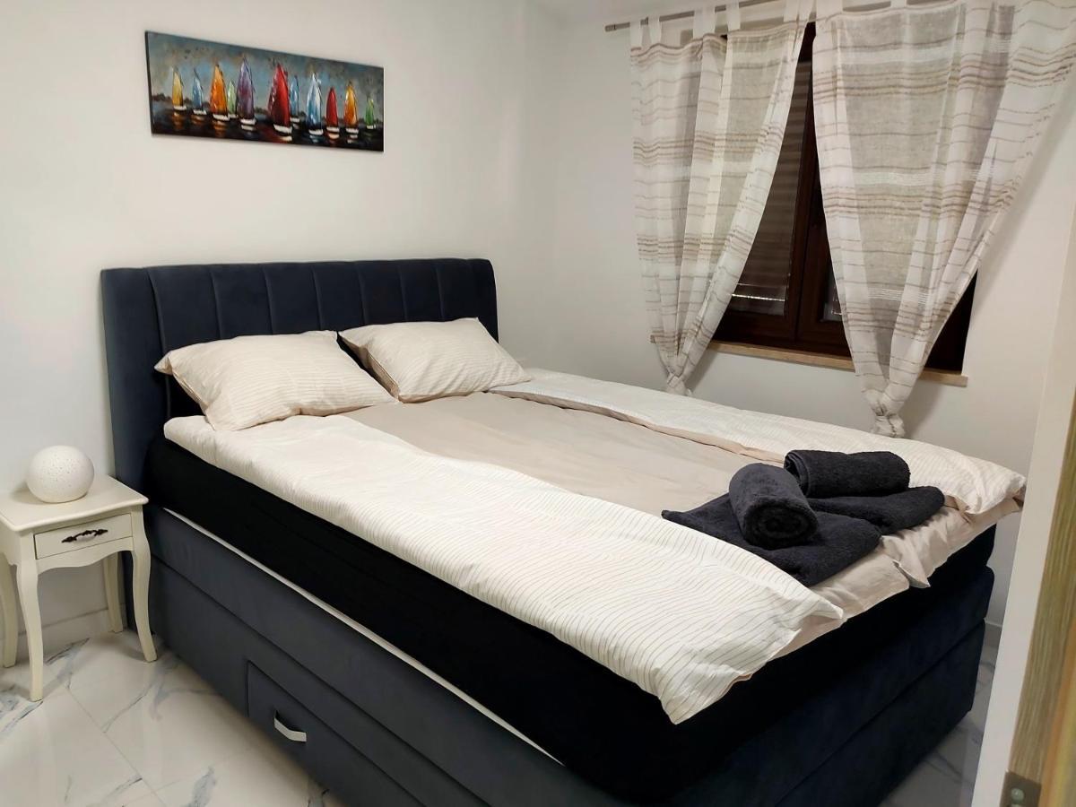 Apartman S Dvije Spavace Sobe Poreč Zewnętrze zdjęcie